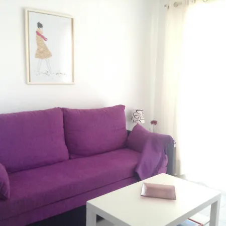 Bonito Apartamento A 700 Metros De La Playa Con Piscina Comunitaria. *