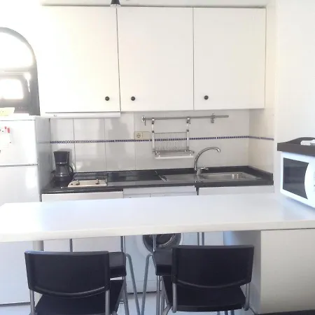 Bonito Apartamento A 700 Metros De La Playa Con Piscina Comunitaria. Apartment *