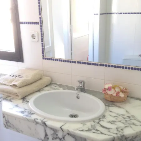 Bonito Apartamento A 700 Metros De La Playa Con Piscina Comunitaria.