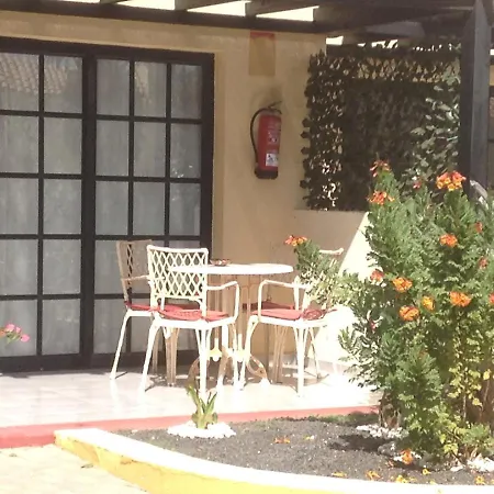 Bonito Apartamento A 700 Metros De La Playa Con Piscina Comunitaria. *
