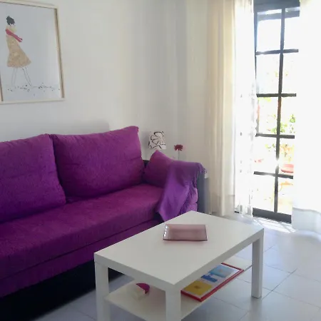 Bonito Apartamento A 700 Metros De La Playa Con Piscina Comunitaria. Lejlighed *